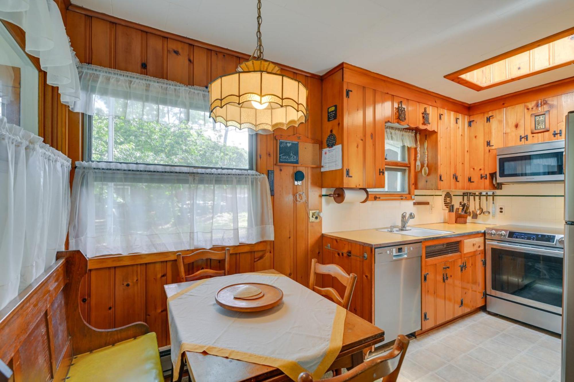 Home In Long Island Wine Country - Walk To Beach! Cutchogue Exterior photo
